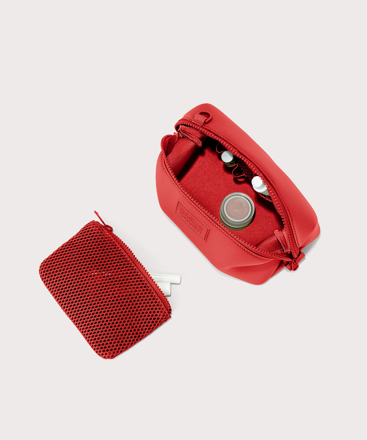 Hunter Toiletry Bag in Cherry. Small - Image 2