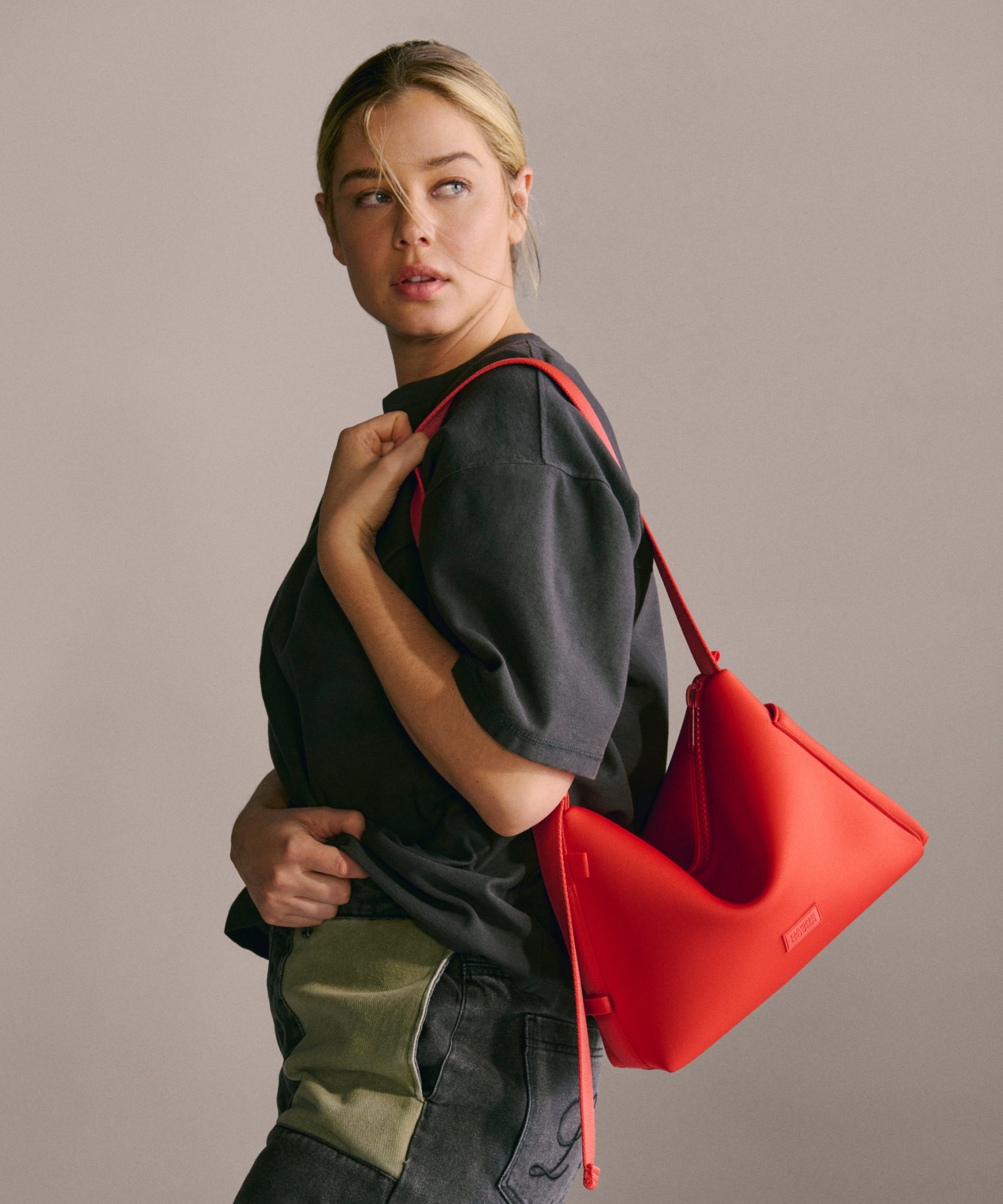 Rue Shoulder Bag in Cherry - Image 8