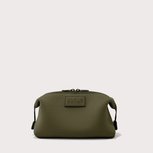 Hunter Toiletry Bag in Dark Moss. Large