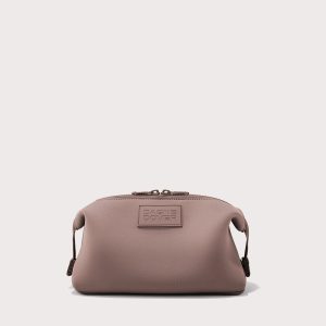 Hunter Toiletry Bag in Dune. Large